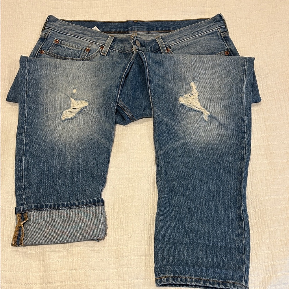 Levi's Women's Boyfriend Jeans in Medium Blue Wash - Picture 4 of 5